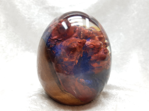 Medium Dragons Egg ~ Elm Burl, with Shimmering Blue & Red colours ~ DE049